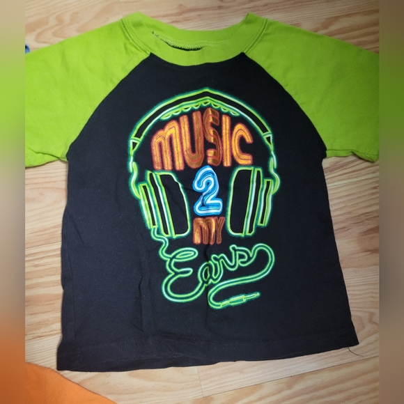 Boys 3T shirts - Picture 2 of 6